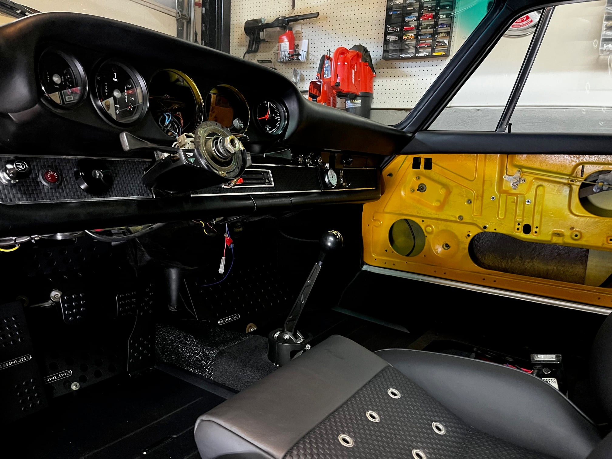 Interior 1.jpg