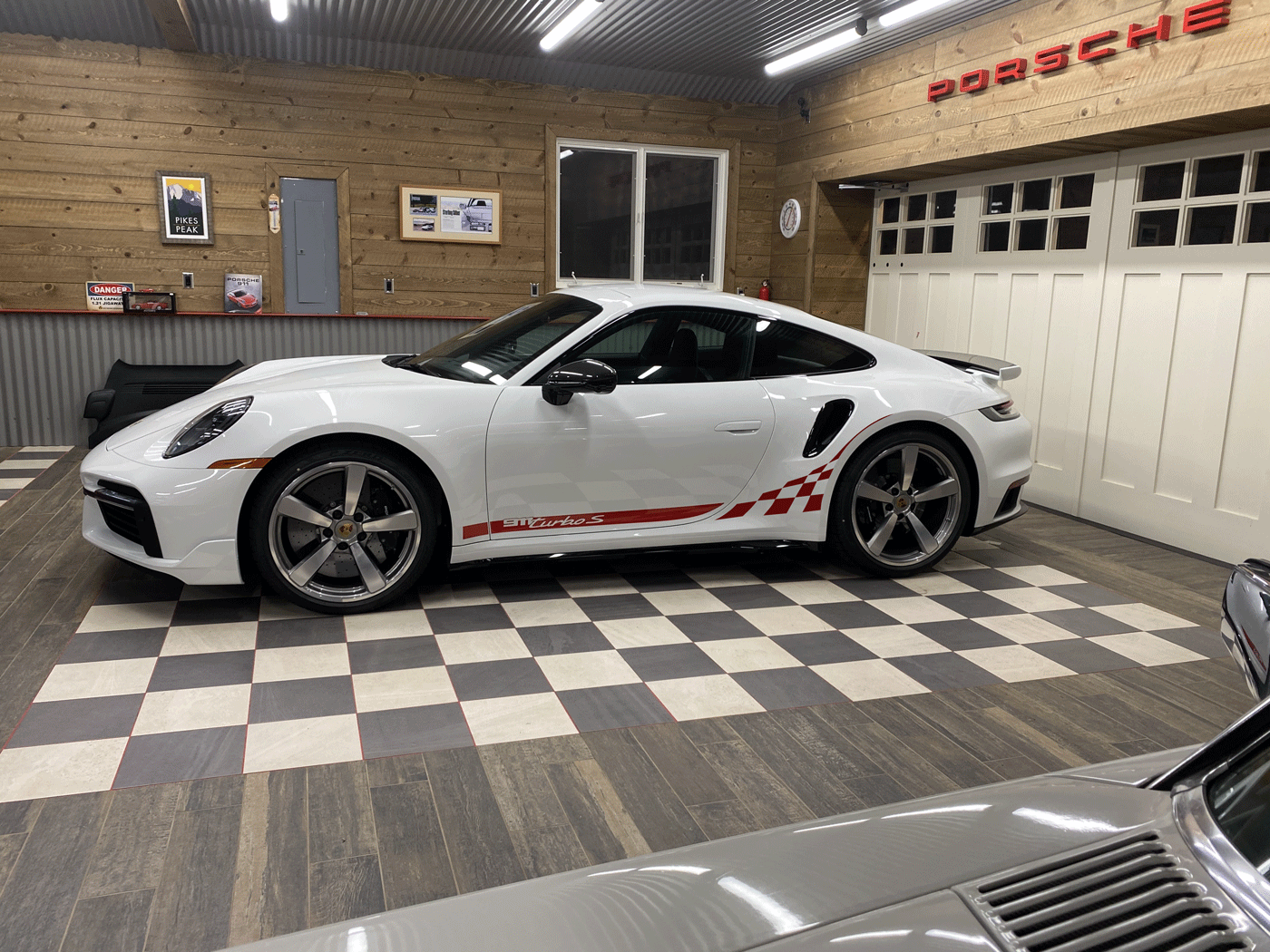 992-with--gt3-strips.gif