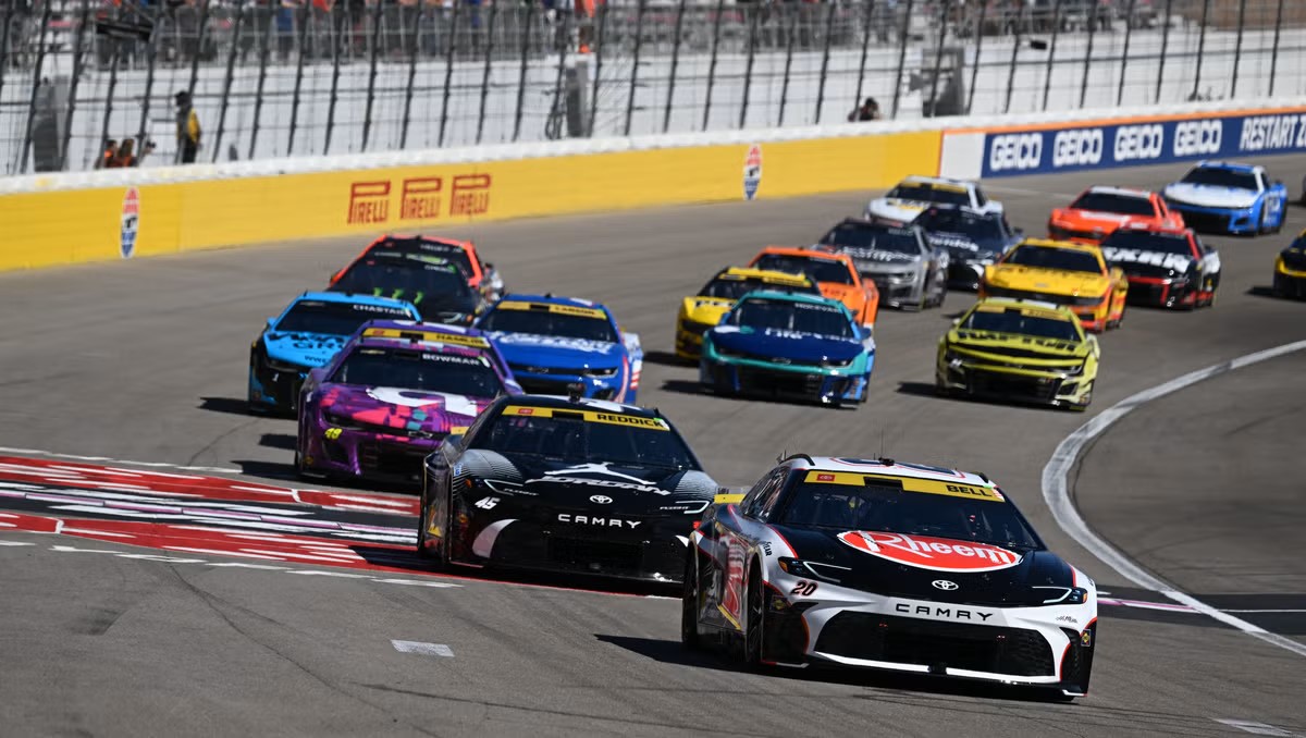 christopher-bell-leads-the-start-of-the-south-point-400-news-photo-1729524121.jpg