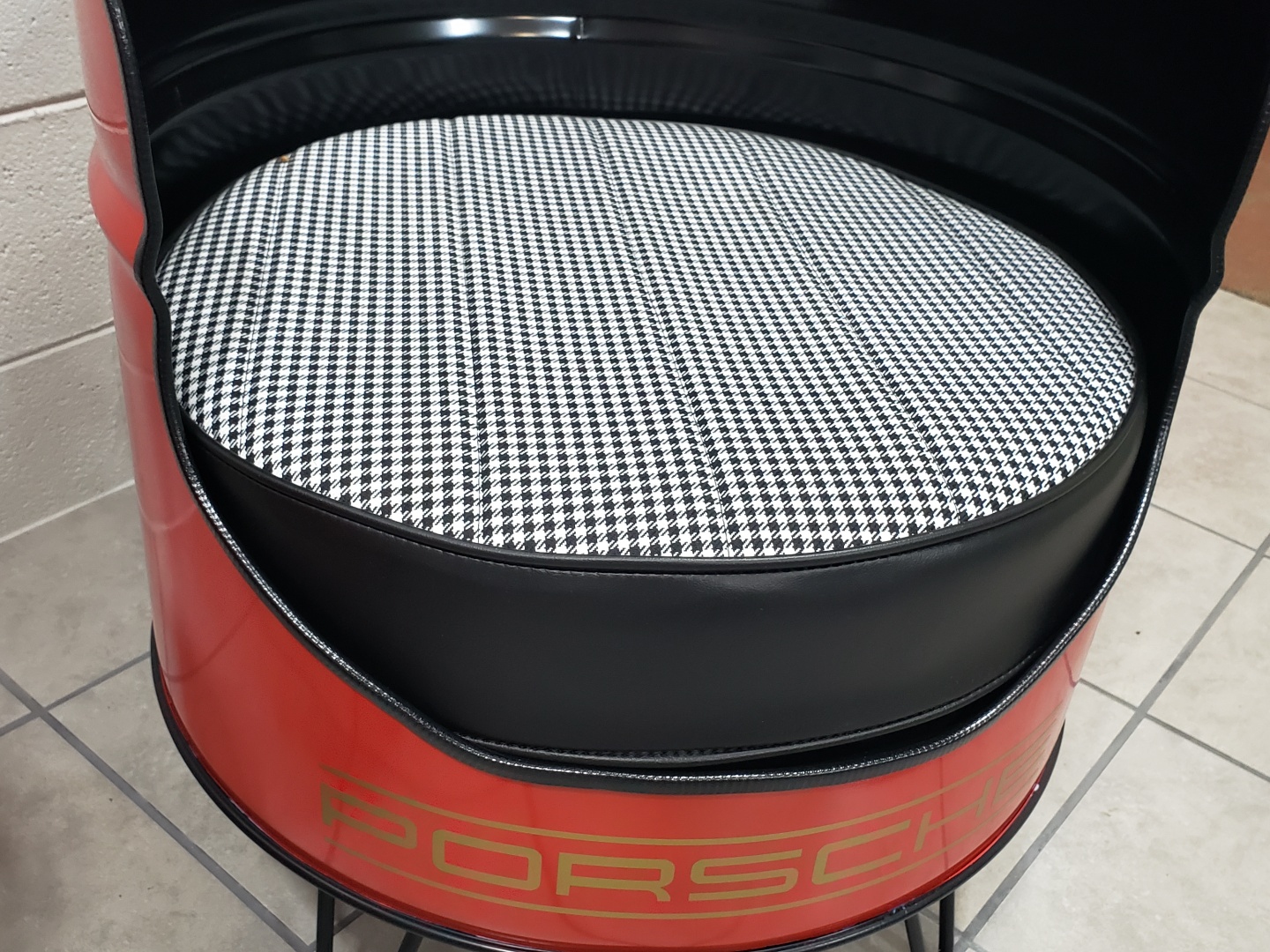 Chair-red-04.jpg