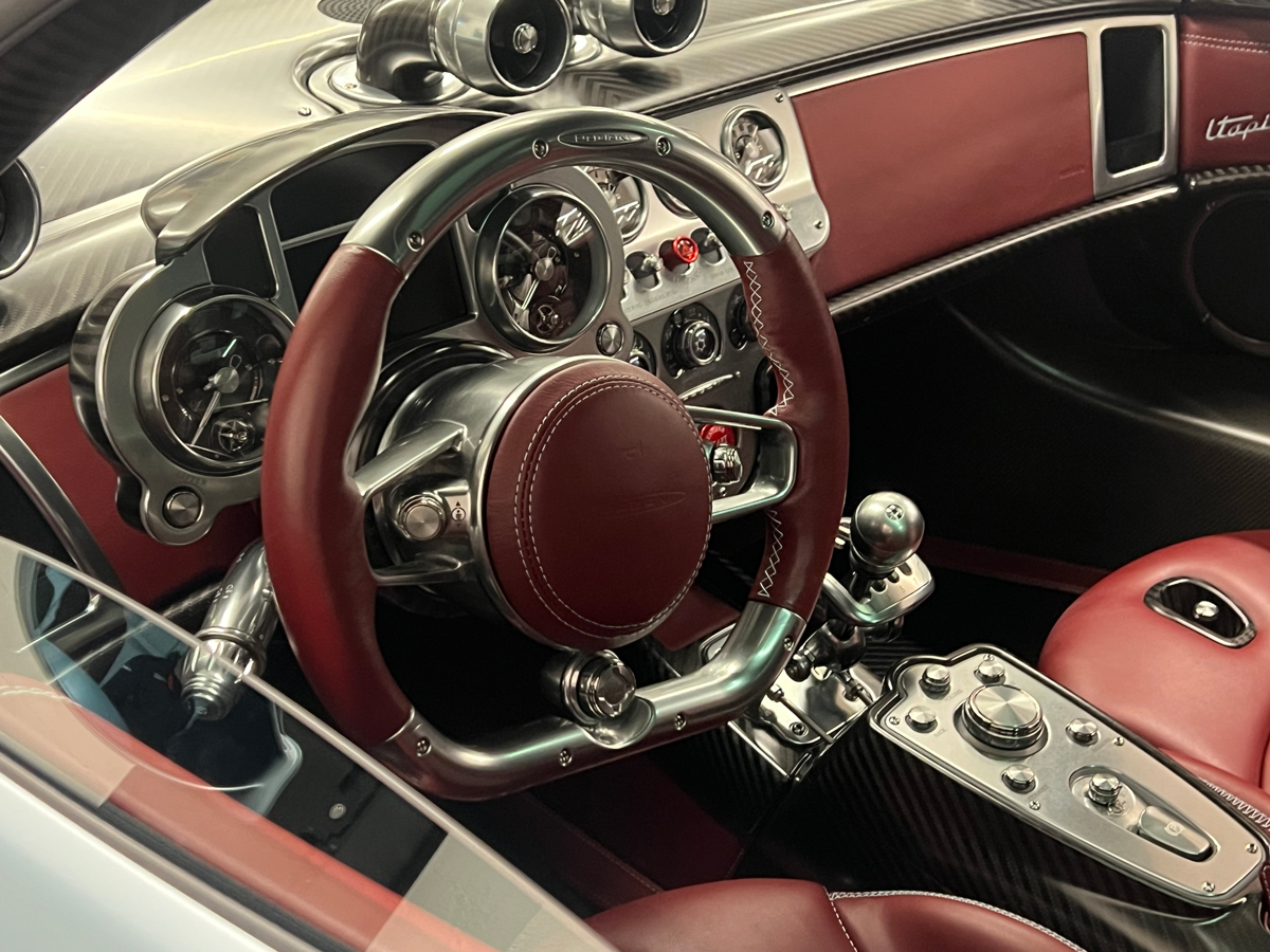 Pagani-interior1222.jpg
