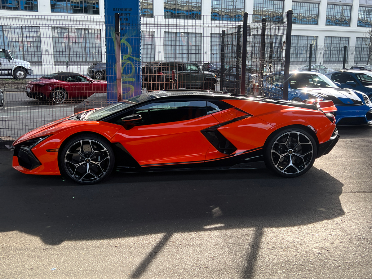 lambo122.jpg
