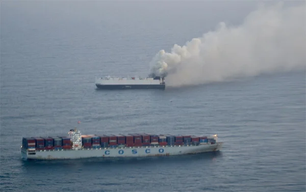 Morning-Midas-and-Cosco-Hellas-rescue-ship-USCG.webp