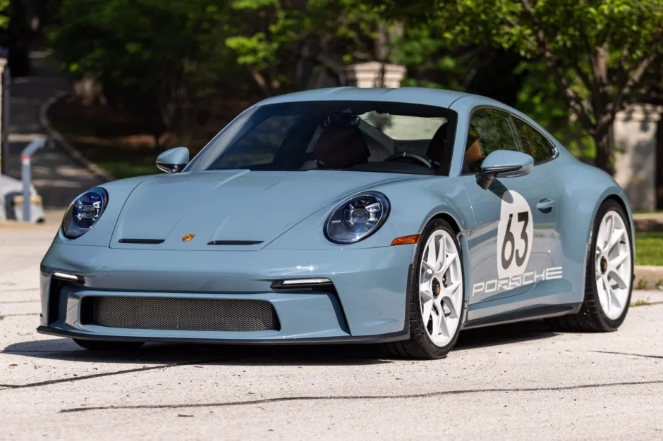 2024_porsche_911-st_2024-porsche-911-s-t-5-38329.webp