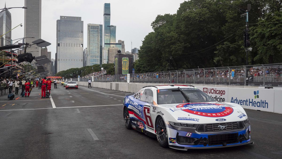 brad-keselowski-exits-pit-row-with-the-chicago-skyline-news-photo-1751301201.jpeg