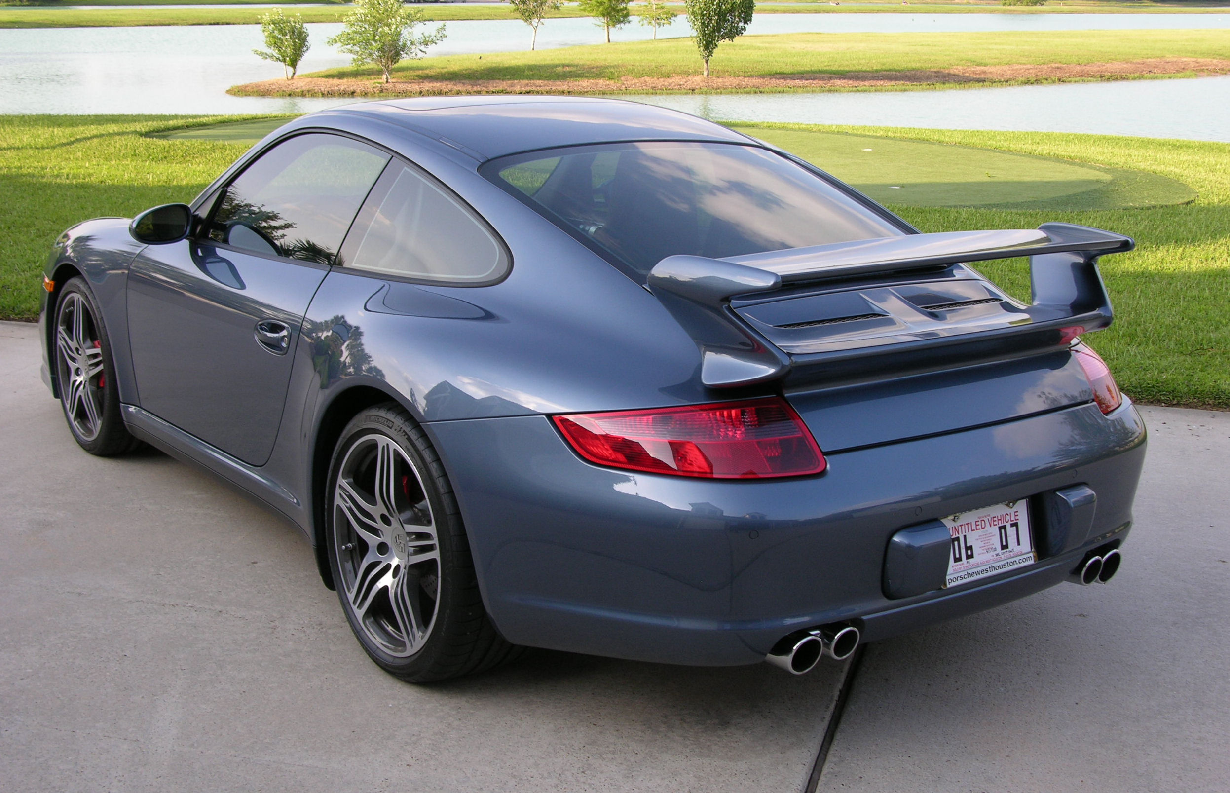 911-4S-BackLeft.JPG