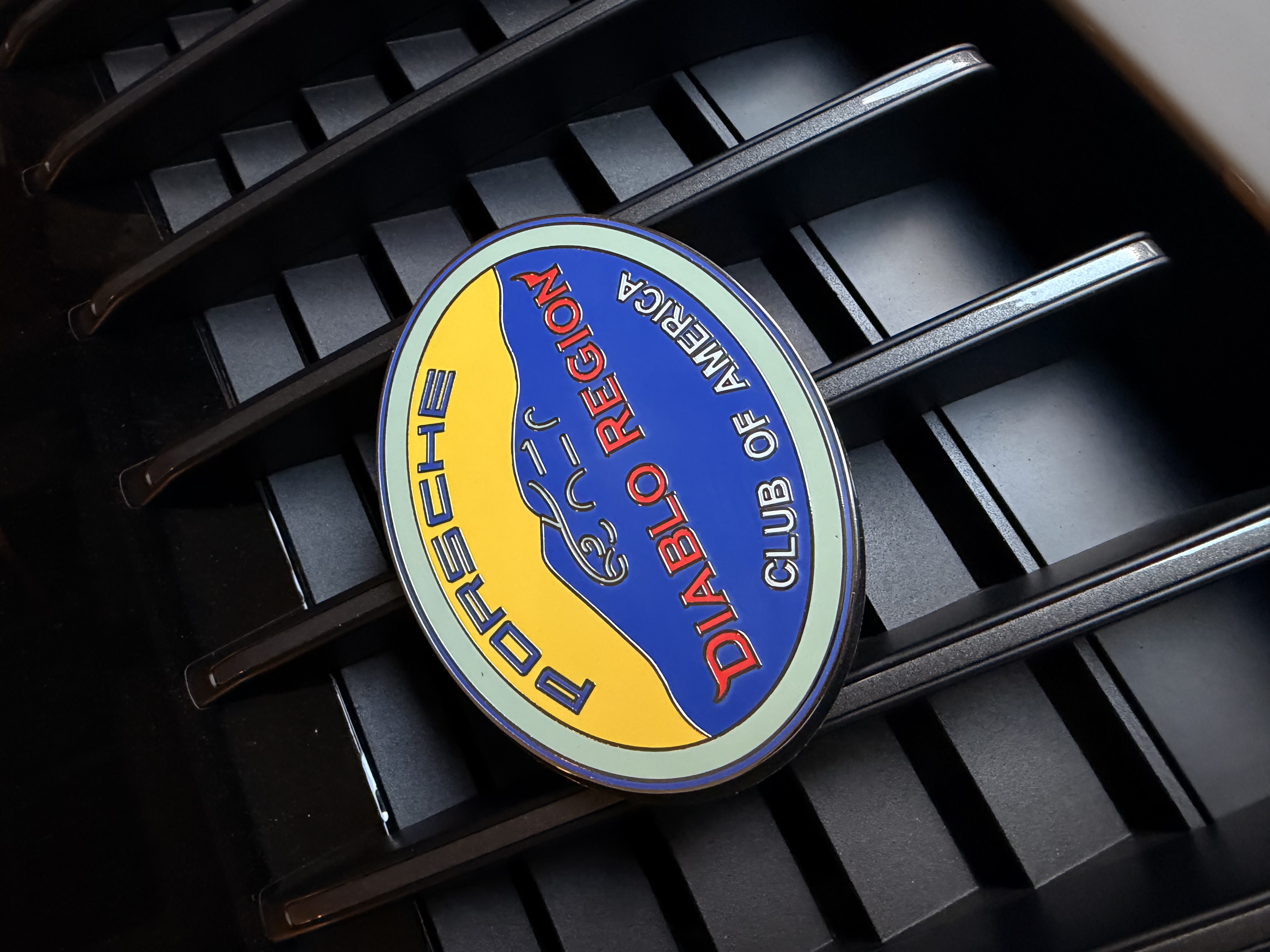 Diablo Grill badge on 992.jpeg