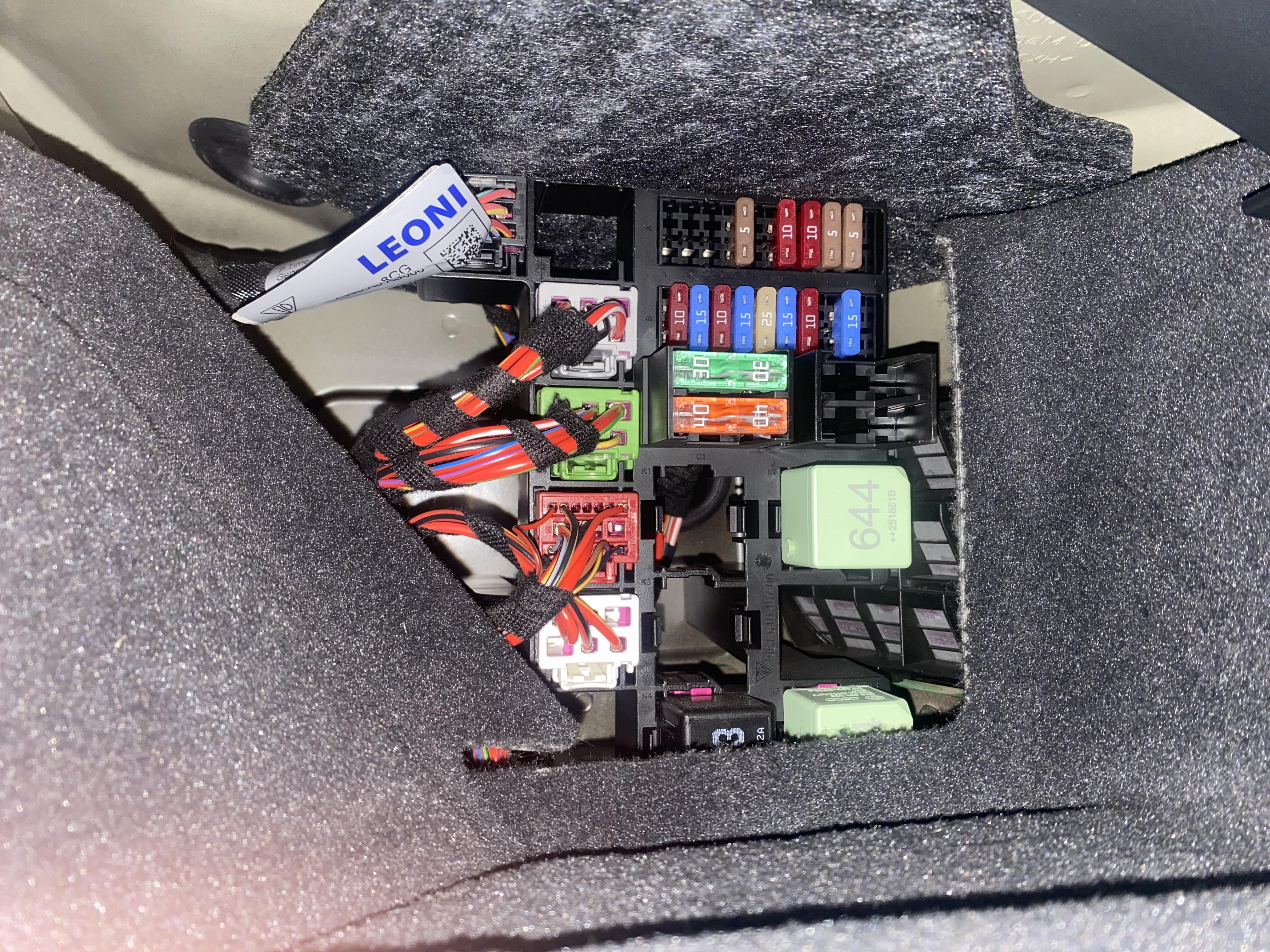 Fusebox_Trunk_01.jpeg