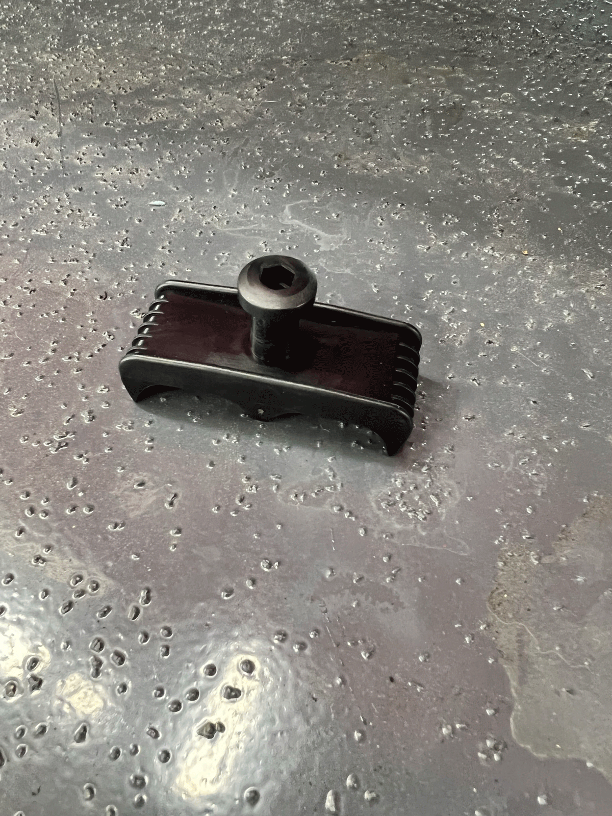 feul-line-clamp.gif