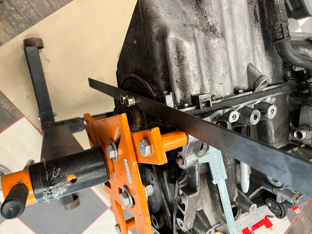 flywheel-lock2.gif