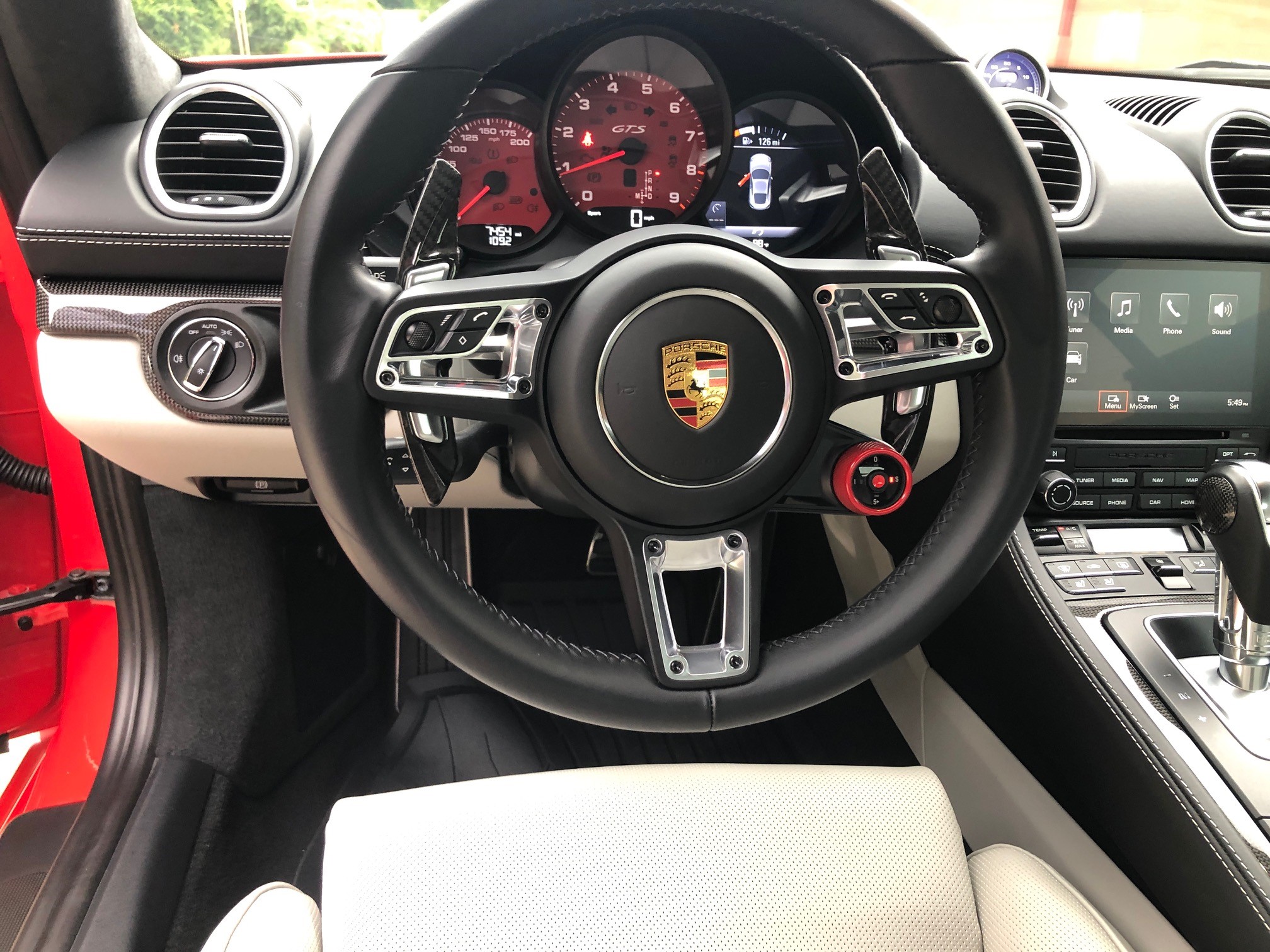 INTERIOR2.jpg