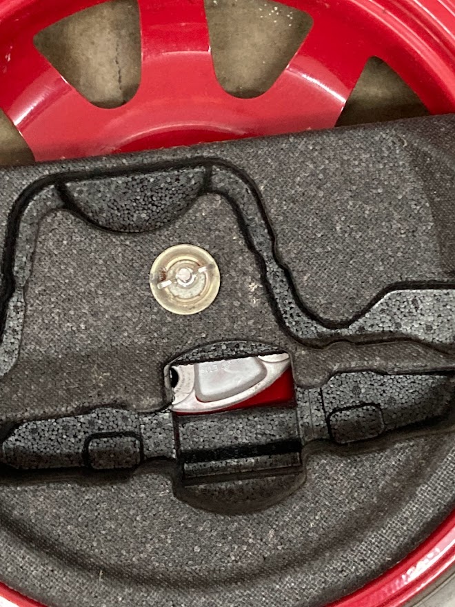 Porsche spare 4.jpg