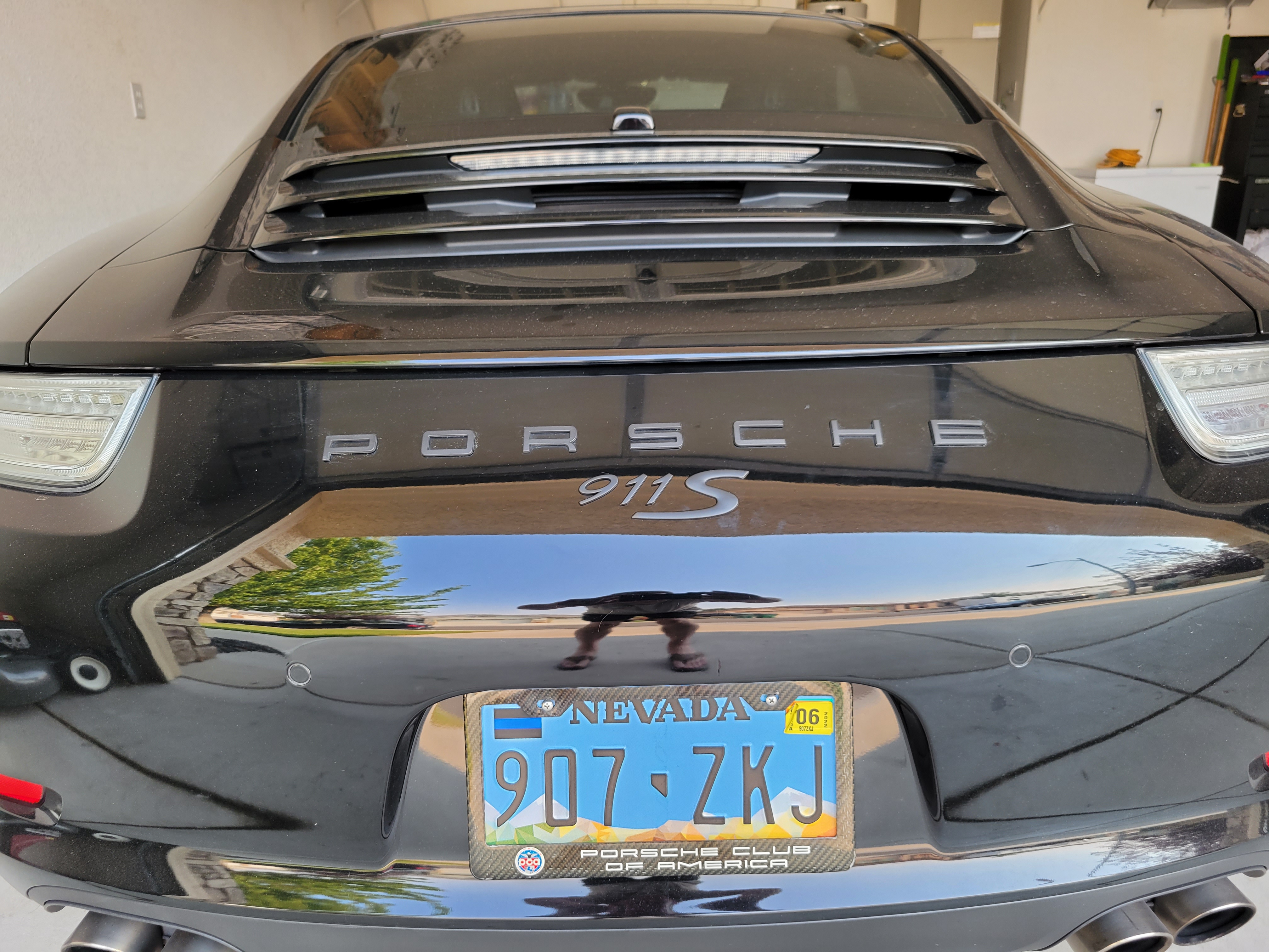 911S badge.jpg