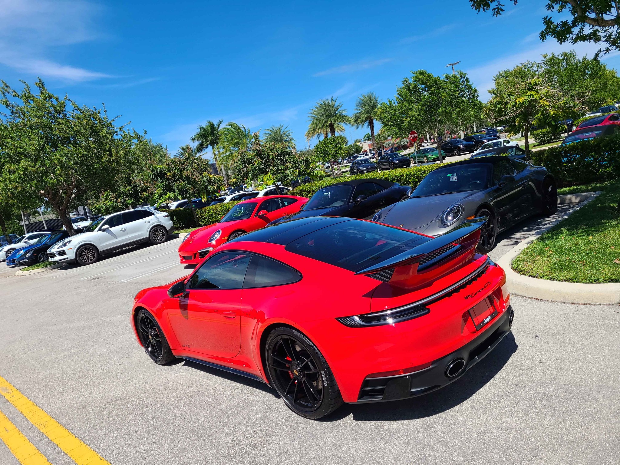 1. Guards red + gloss black + chalk GTS package