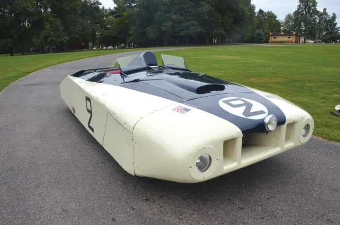 Cadillac 'Le Monstre' LeMans 1950 1).jpg